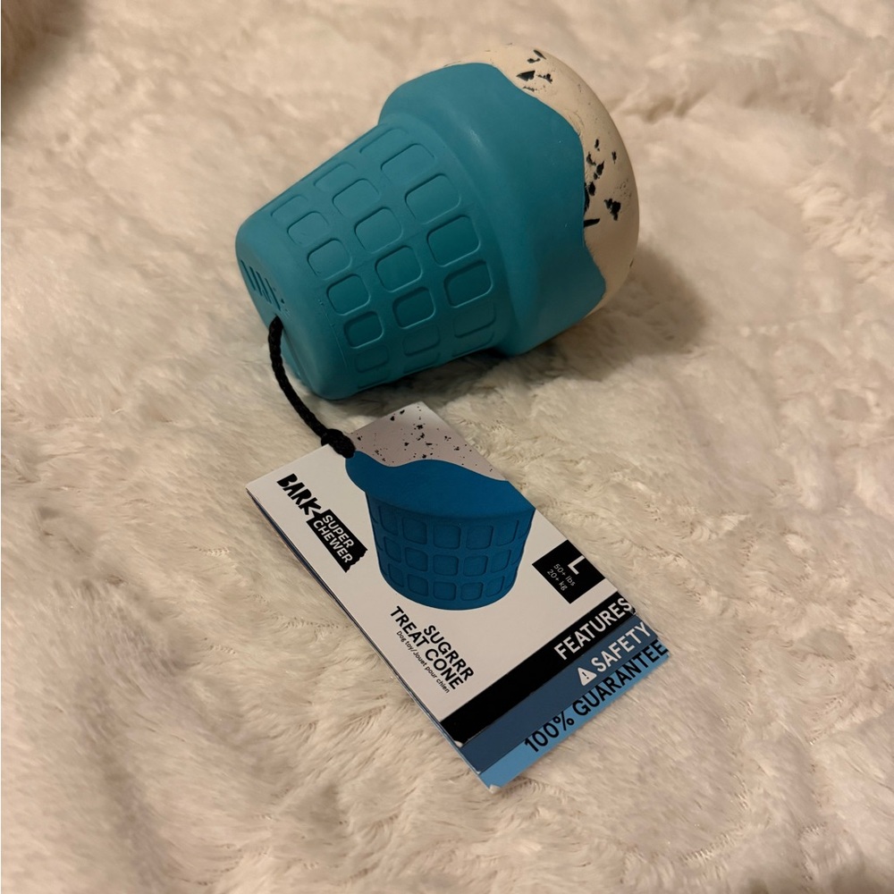 NWT Bark Super Chewer Sugrrr Treat Cone Size Large Treat Dispensing Toy